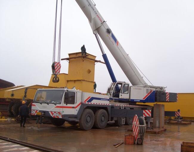 青島50噸汽車(chē)吊租賃展示